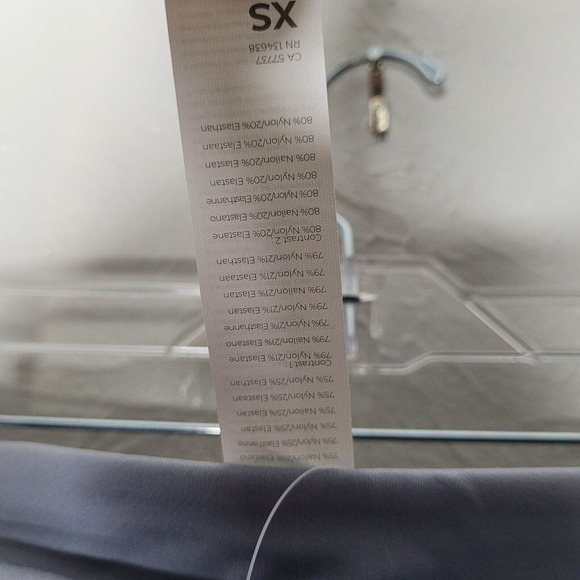 NWT Fabletics Trinity 2 pc workout set gray sports bra sz sm biker shorts xs - Picture 5 of 10